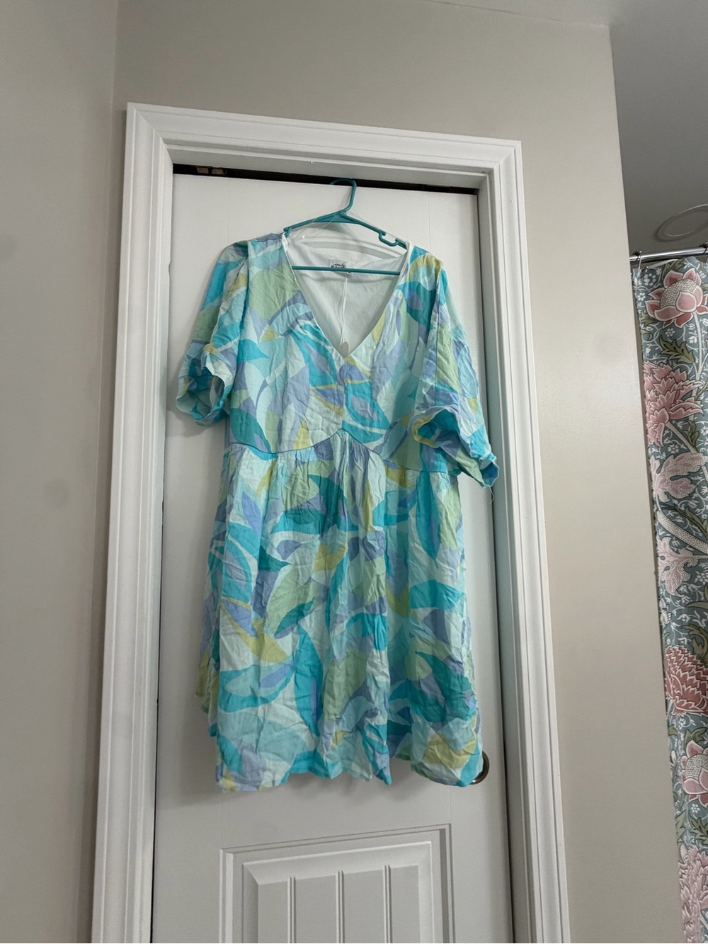 Floral Leaf V-Neck Mini Dress in Aqua and Teal